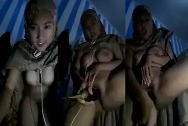 Bokep Jilbab Mukena Colok Memek Pakai Terong Kost